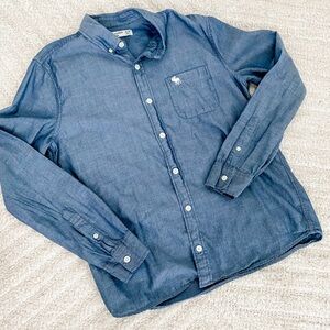 Like New! Abercrombie kids Boys Button Down Chambray Long Sleeve Size 15/16